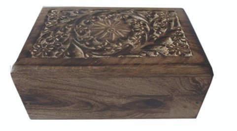 [89992] Daisy Carved Wooden Box – 6" x 4"