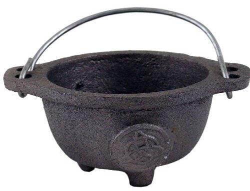 Triquetra Cast Iron Cauldron – 3"